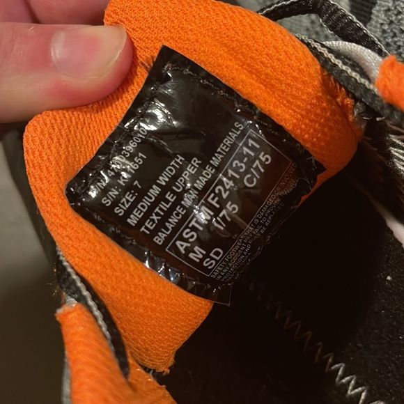 NWOT Hytest Safety Shoes - Picture 5 of 7